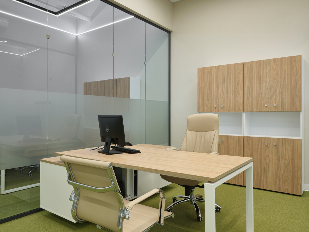 Предварительно был разработан светотехнический проект, что позволило добиться оптимальной освещенности и низкого показателя дискомфорта UGR, «Световые