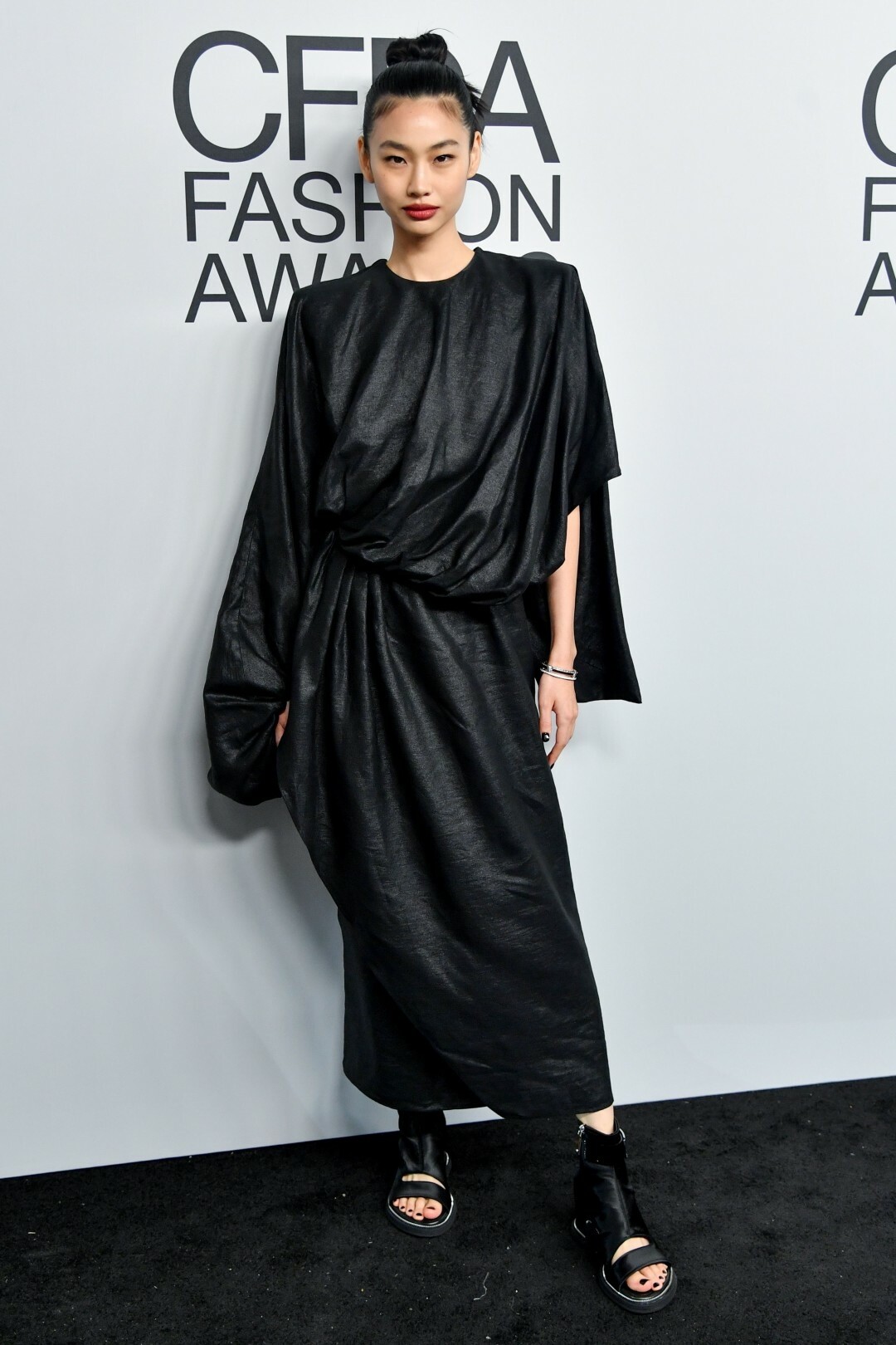 Чон Хо Ён в Louis Vuitton на CFDA Awards