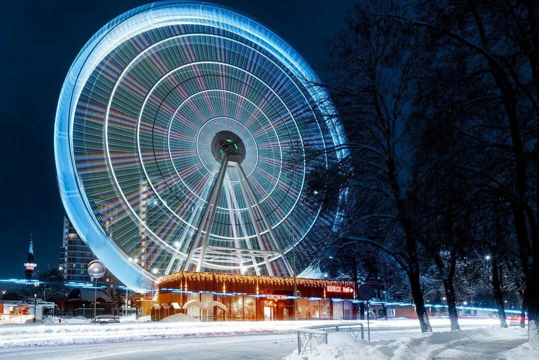 Новое колесо обозрения около площади Сенной в Нижнем Новгороде готовят к открыти