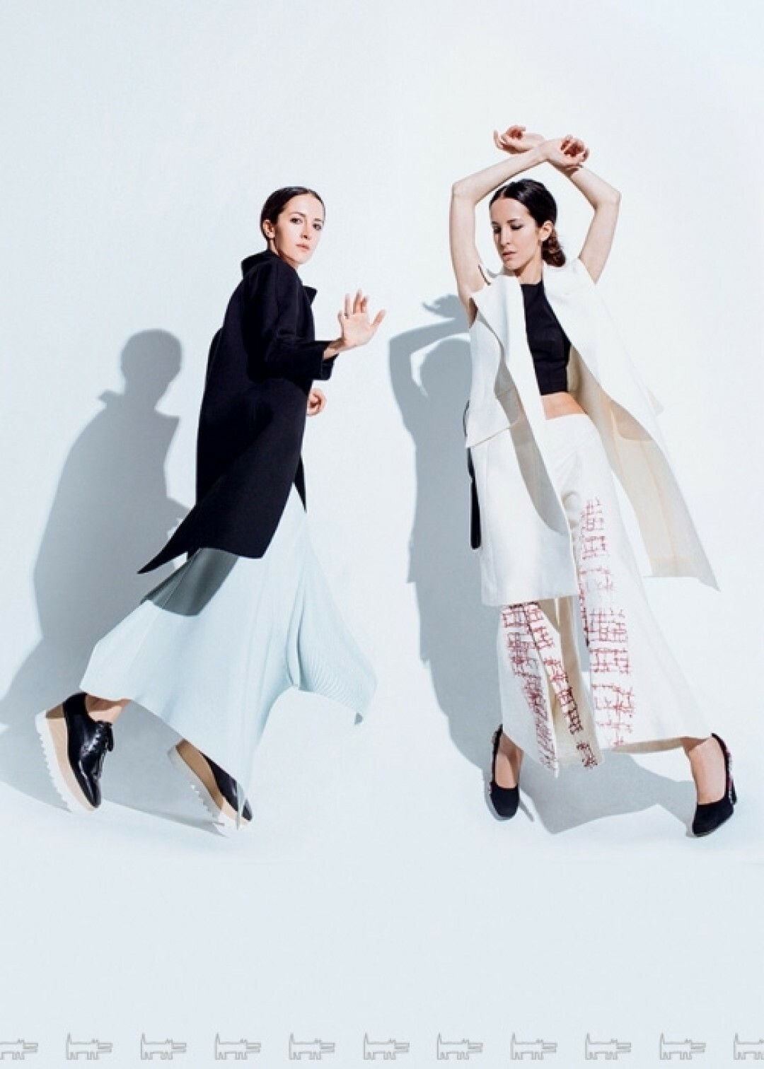 Матильда Шнурова в пальто Violence Clothing и кюлотах «Юлия Пакалина», 2015 год