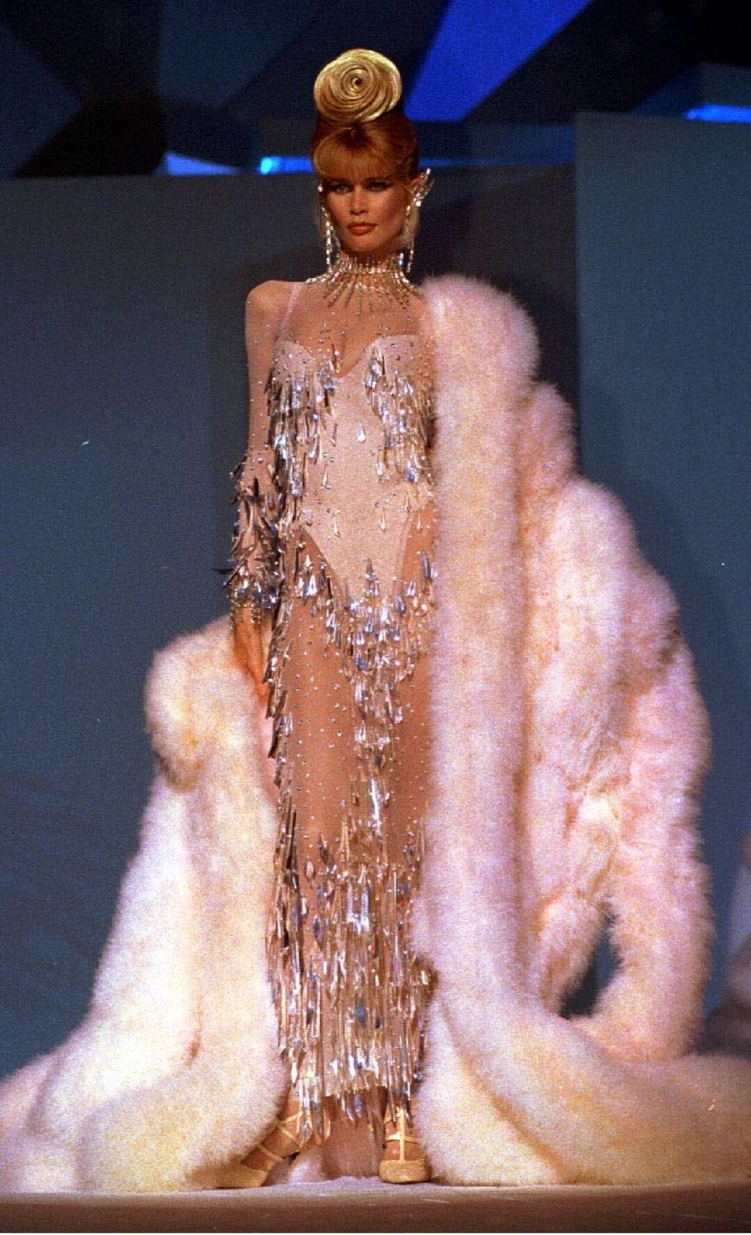 Клаудия Шиффер на показе Mugler в 1995 году