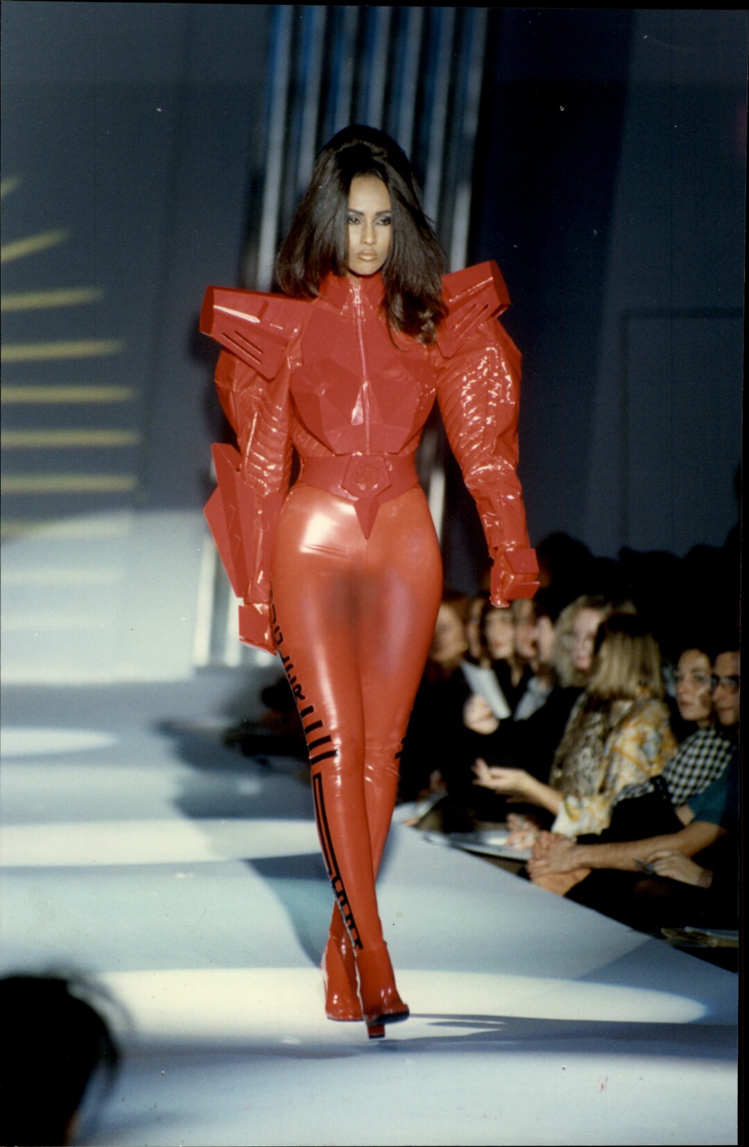 Иман на показе Mugler, 1990 год