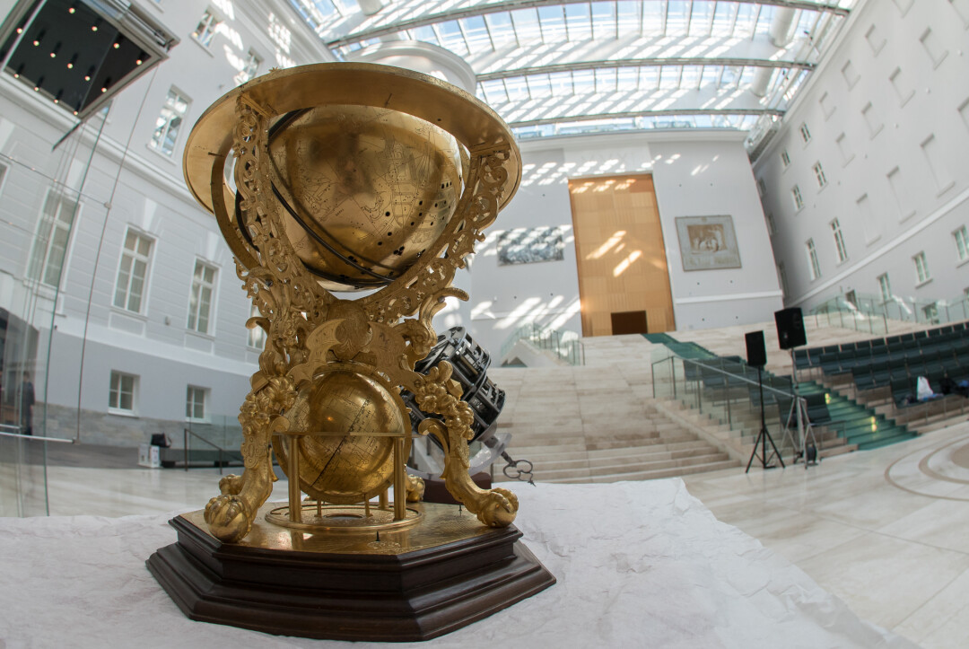 Часы астрономические со звездным и земным глобусами. Георг Ролль, Иоганн Рейнгольд. (Германия, Аугсбург, 1584 г.). Коллекция Государственного Эрмитажа