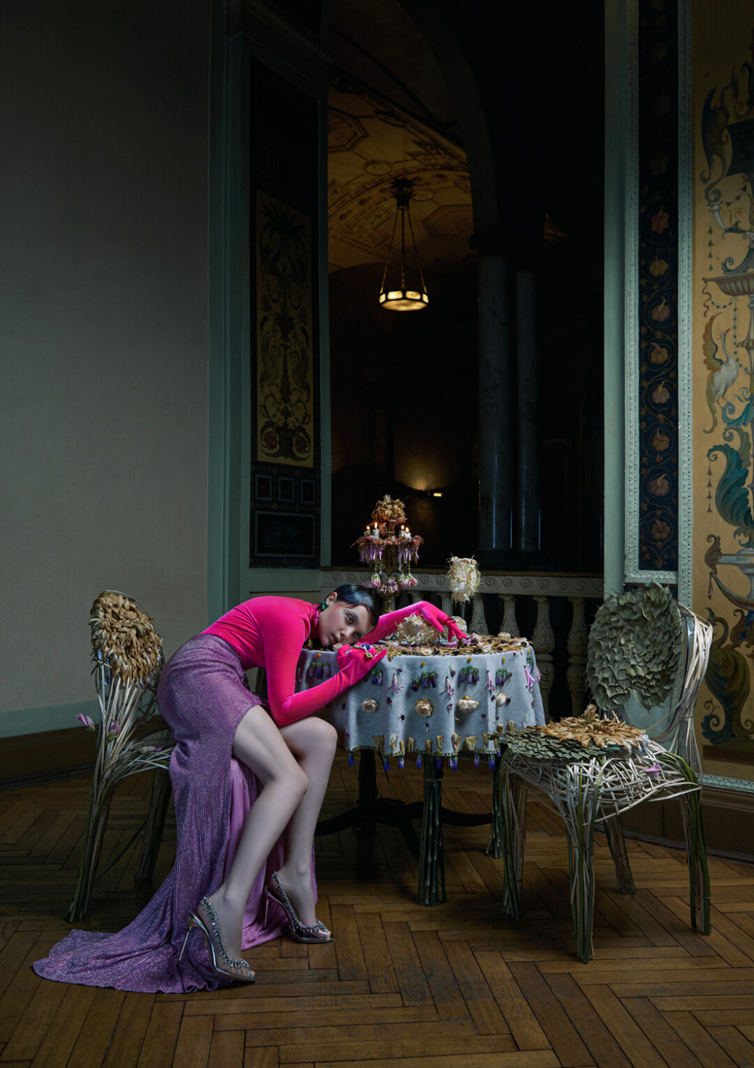 Топ Vetements, клипсы Saint Laurent, колье и кольца Lili Archive, туфли Aquazzura (все — ДЛТ), юбка Atelier Biser