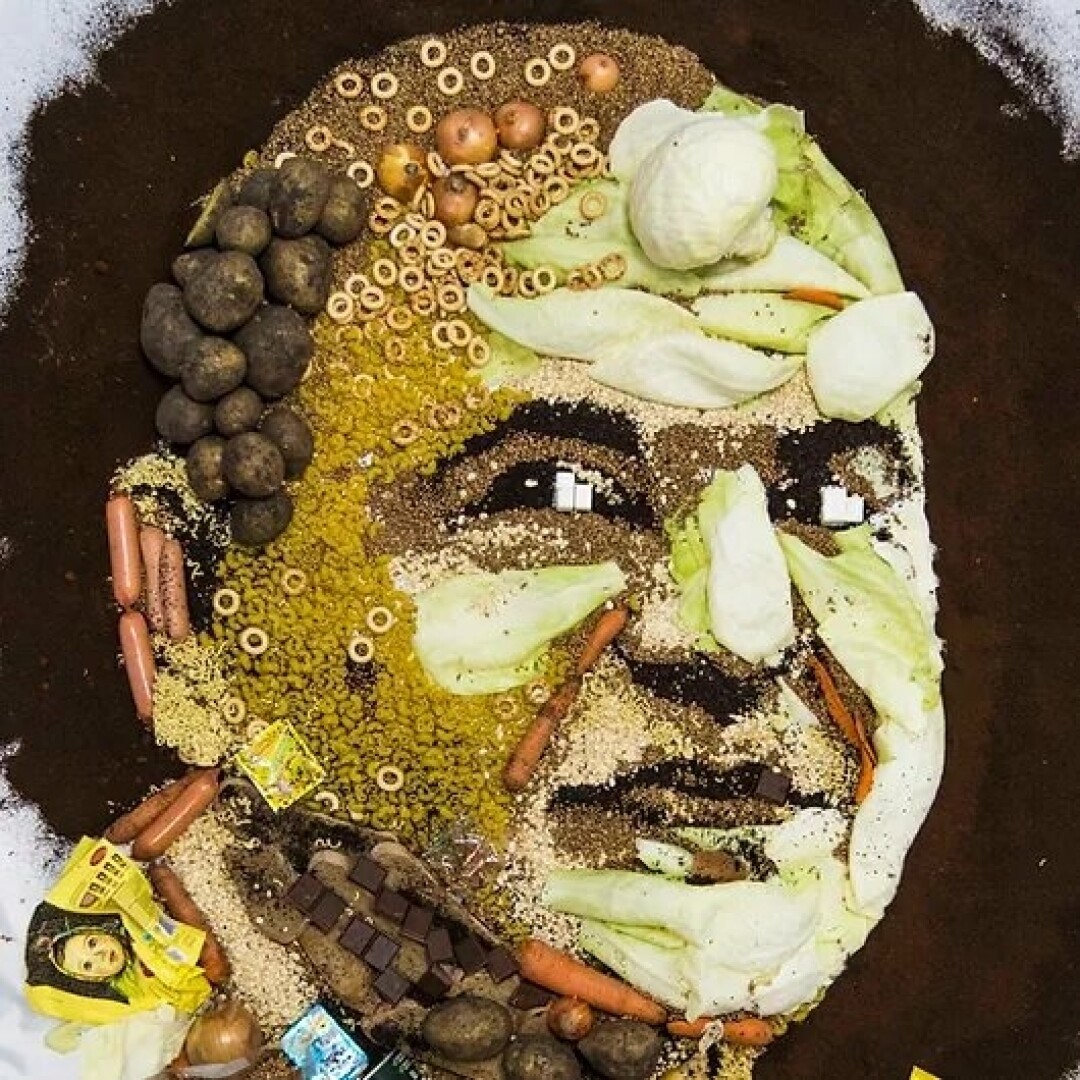 Портрет Михаила Мишустина, собранный из продуктовой корзины