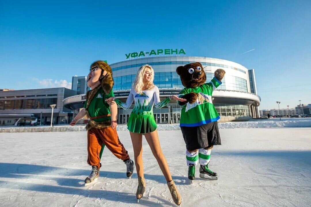 Бесплатный каток перед «Уфа-Ареной»