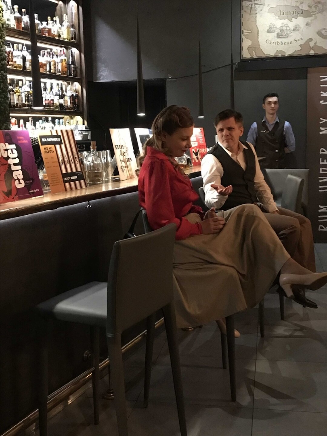 Cпектакль в баре St. Martin