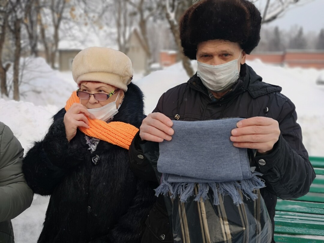 Вязаный теплый шарф своими руками - незаменимый аксессуар для холодных дней