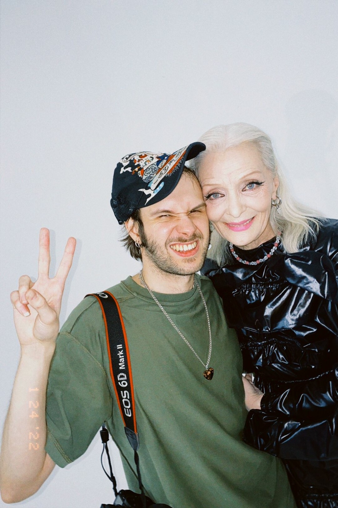 Валентина Ясень и фотограф Саша Чайка на первой съемке будущей топ-модели для 8store