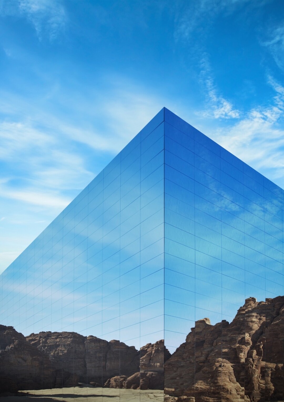 Здание-мираж Maraya – одновременно и концертный зал на 550 зрителей, и произведение лэнд-арта – внесено в Книгу рекордов Гиннесса как самое большое