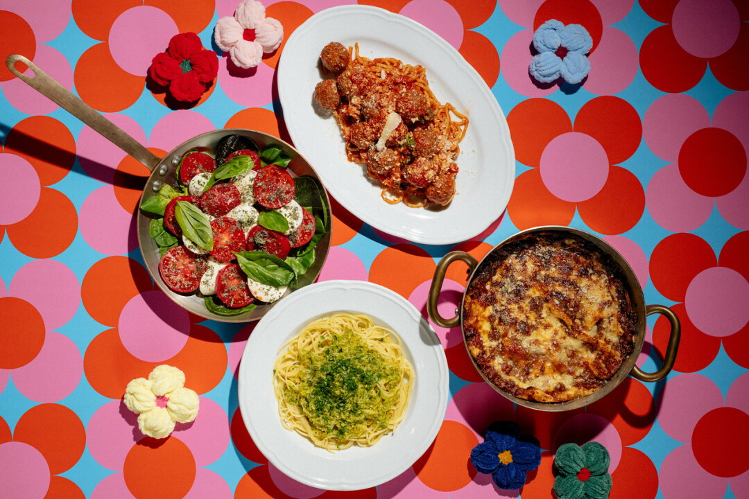 Спагеттини с зеленым чили и лимоном, спагетти с фрикадельками, лазанья, капрезе