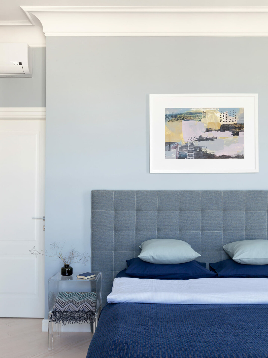 Картины для спальни подростка предоставила из своей коллекции сама Татьяна