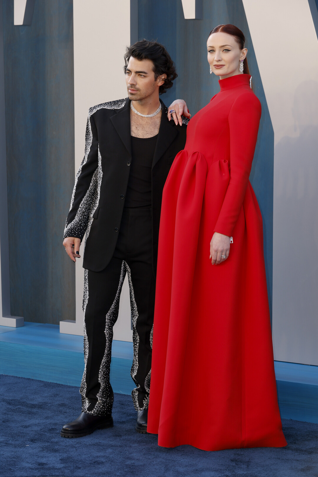 Джо Джонас и Софи Тернер в Louis Vuitton