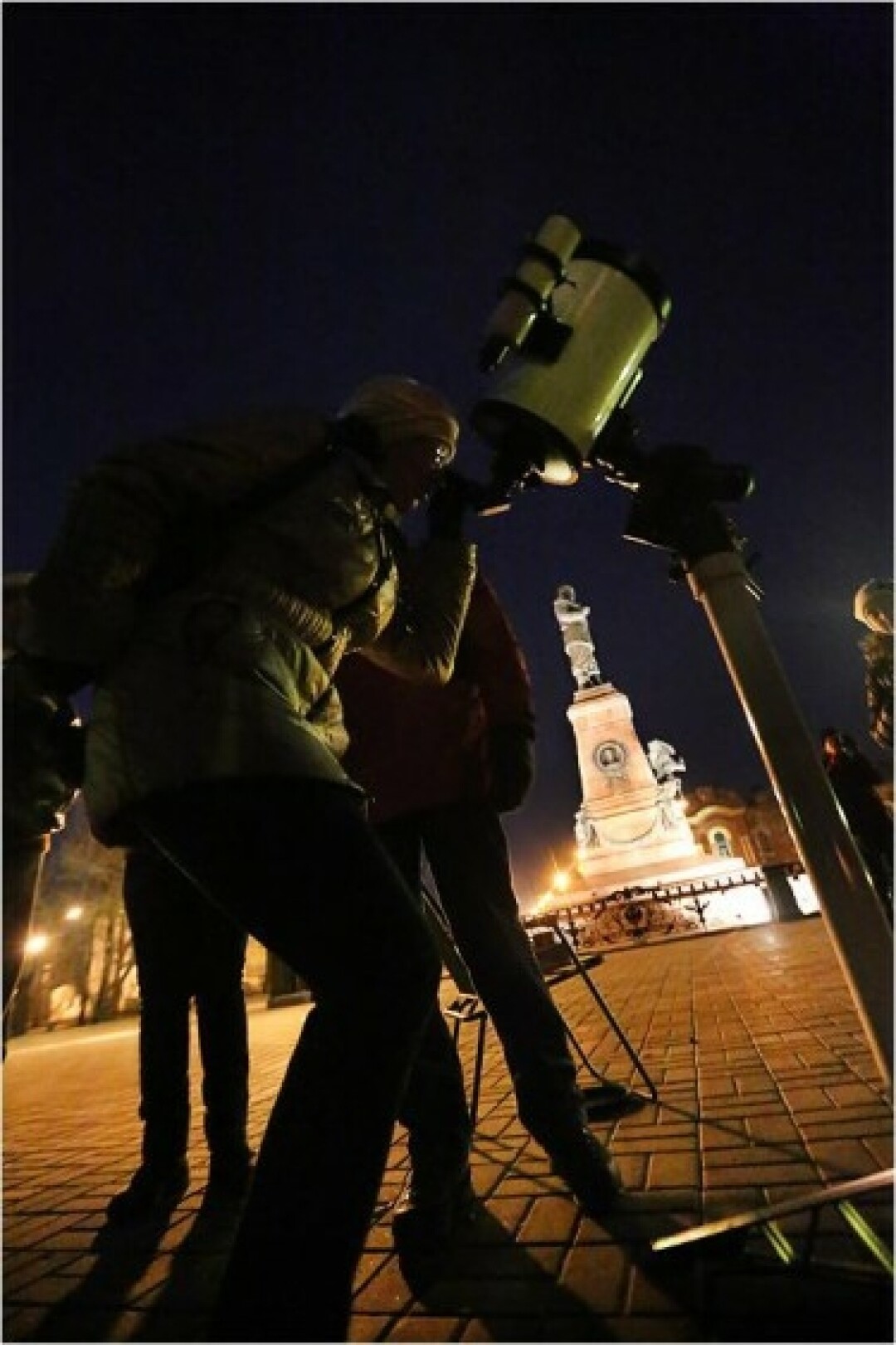 Памятная ночь. Тротуарная астрономия Иркутск. Что такое Всемирная ночь тротуарной астрономии. Тротуарная астрономия картинки.