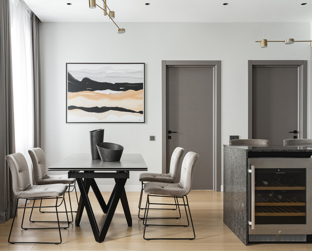 Вся кухонная мебель и бытовая техника приобретены в одном месте