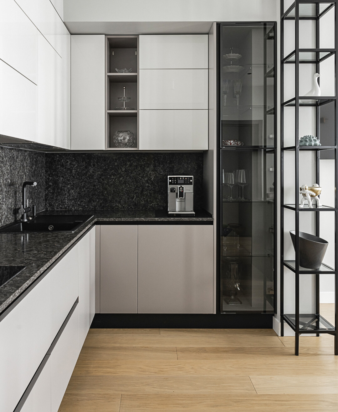 Металлические стеллажи сделаны на заказ