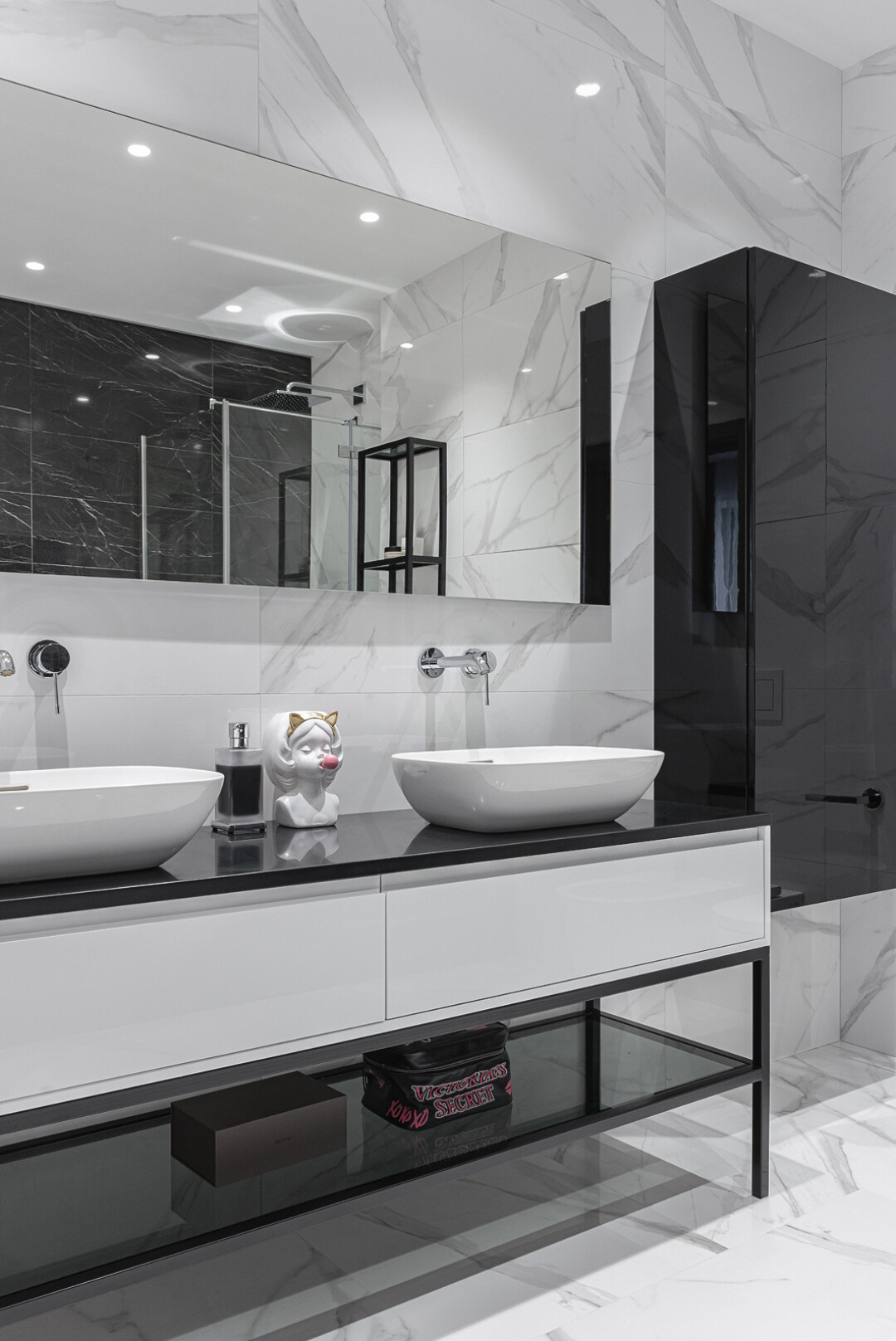 Ванна отделана итальянской плиткой