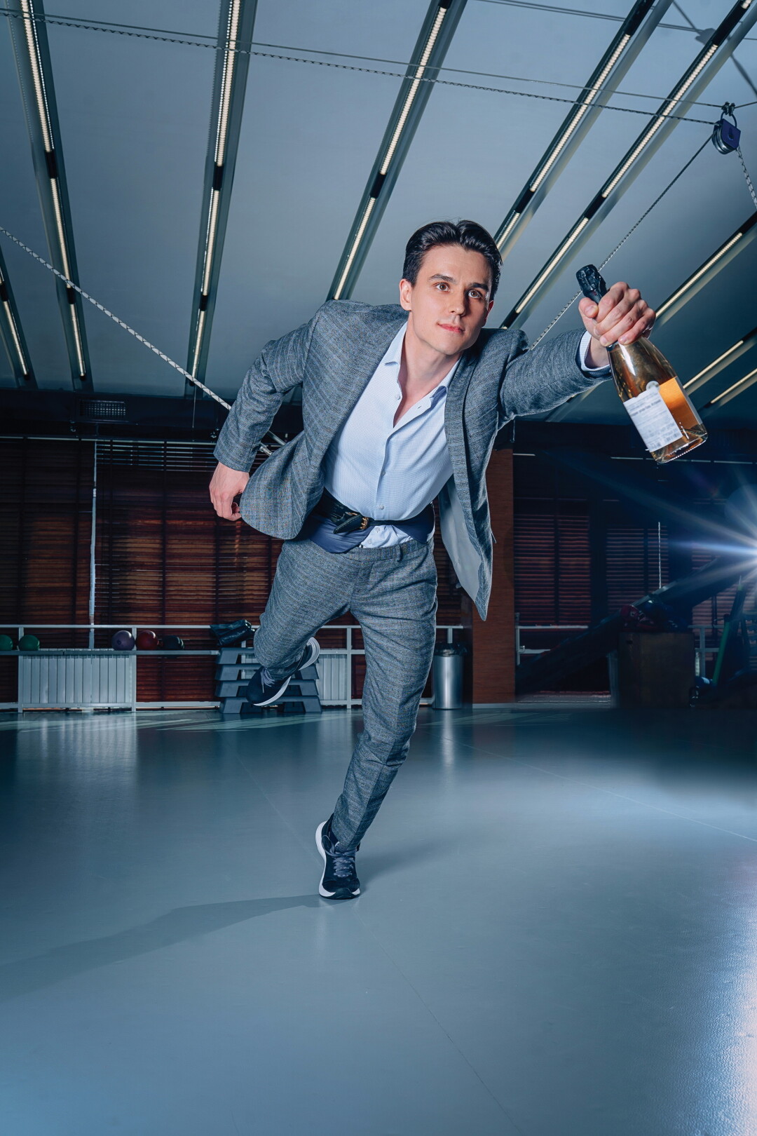 ВСЕВОЛОД ДРОЗДОВ 31 ГОД, ЮРИСТ До того как стать членом клуба, я посещал ION по приглашению друзей. В целом с фитнес-индустрией знаком давно. Уверенно