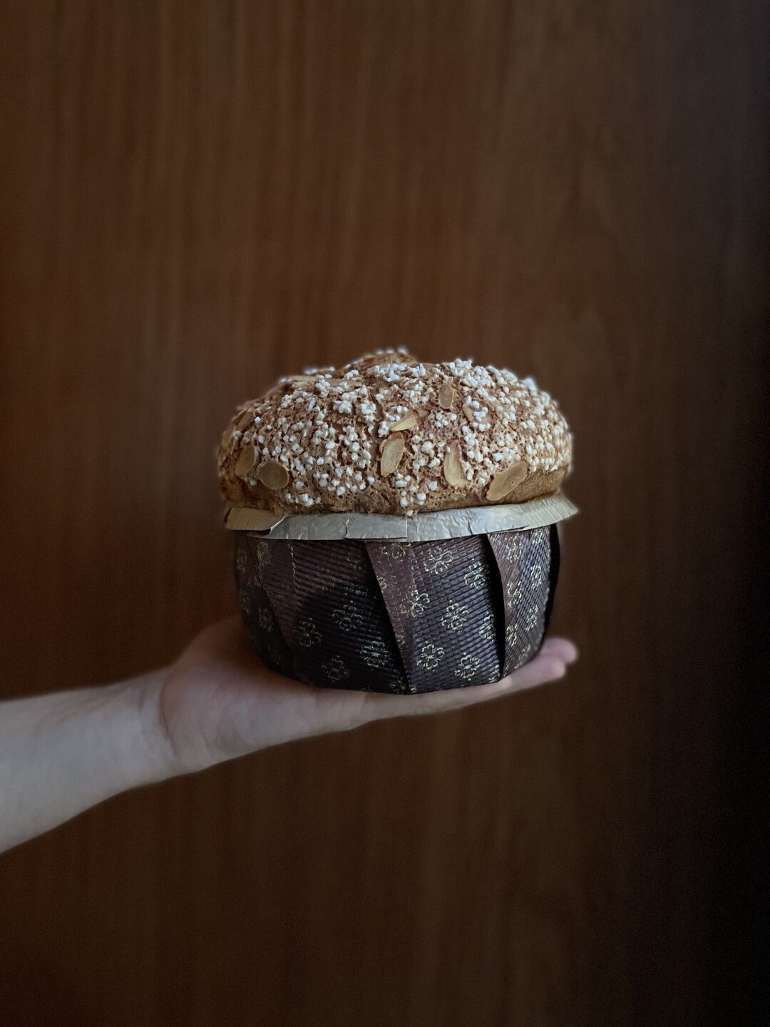 Aster Панеттоне с апельсиновыми цукатами и изюмом, приготовленный на итальянской муке и новозеландском масле с домашними цукатами (450 г, 1500 руб