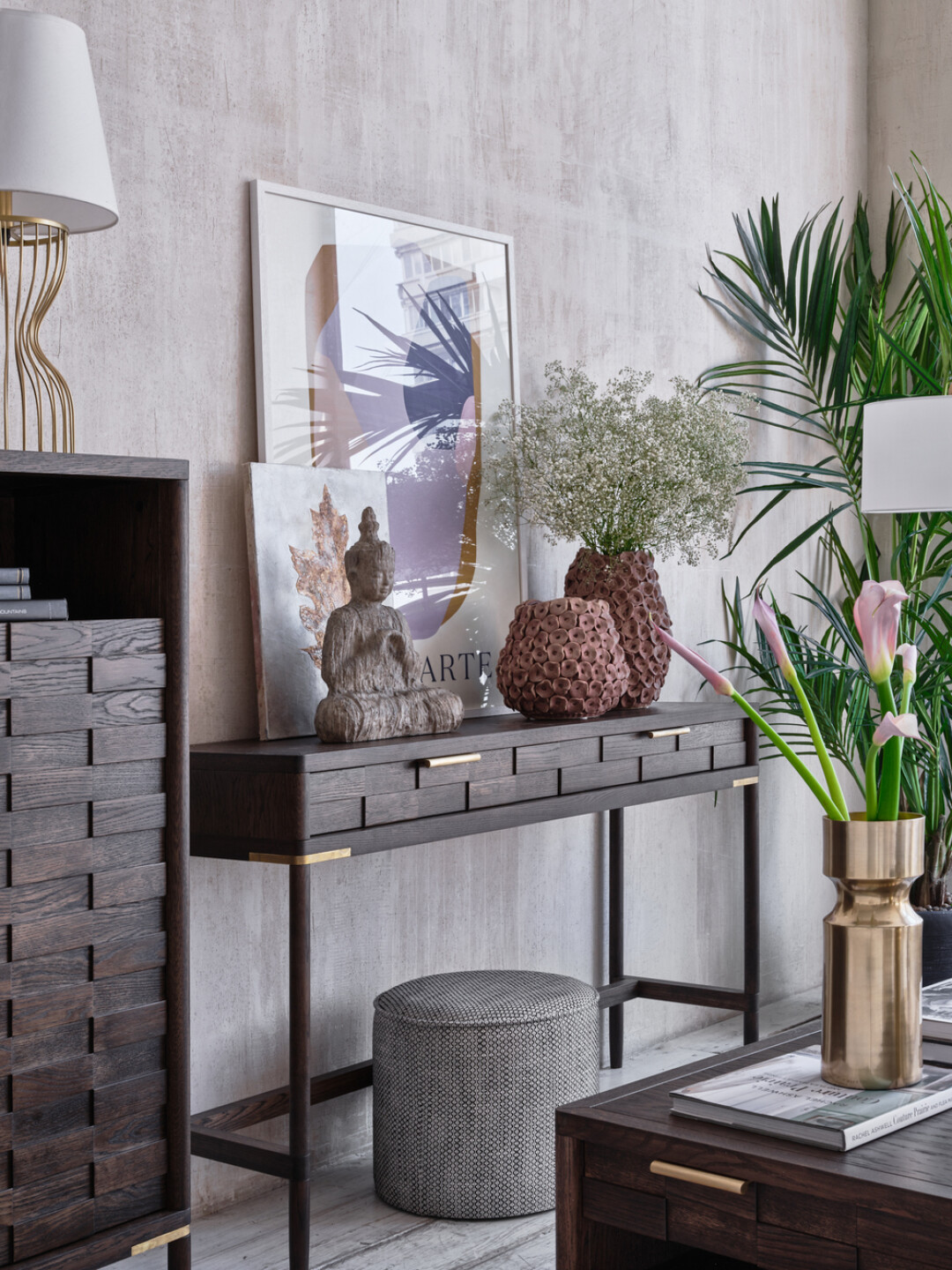 Коллекция мебели Textures от британского дизайнера Джеймса Паттерсона построена на трех столпах интерьерного дизайна последних лет: рельефные текстуры