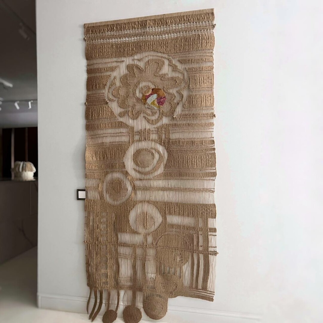 Панно Екатерины Громцевой Библейский мотив «Сотворения светил» в ажурных ткацких переплетениях