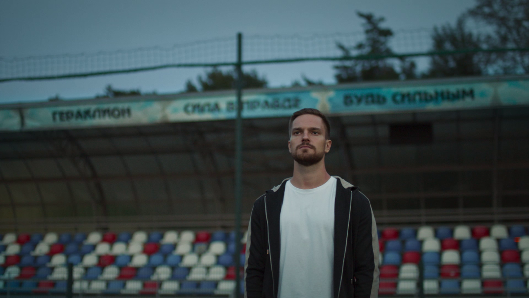 кадры из сериала "Трудные подростки"