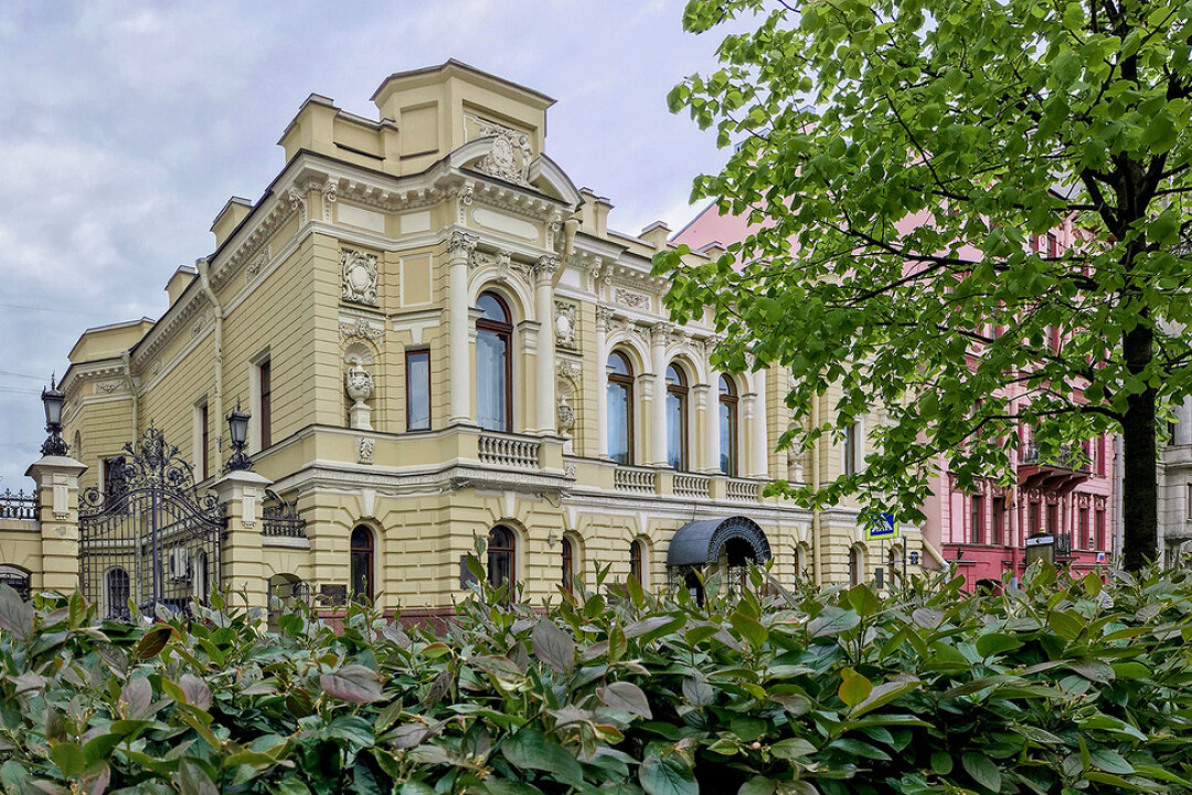 Особняки санкт петербурга экскурсии. Особняк Варгунина в Санкт-Петербурге. Фурштатская 52 особняк Варгунина. Особняк Петра Лаврова СПБ. «Особняк к.т. Тимофеева» Саратов.