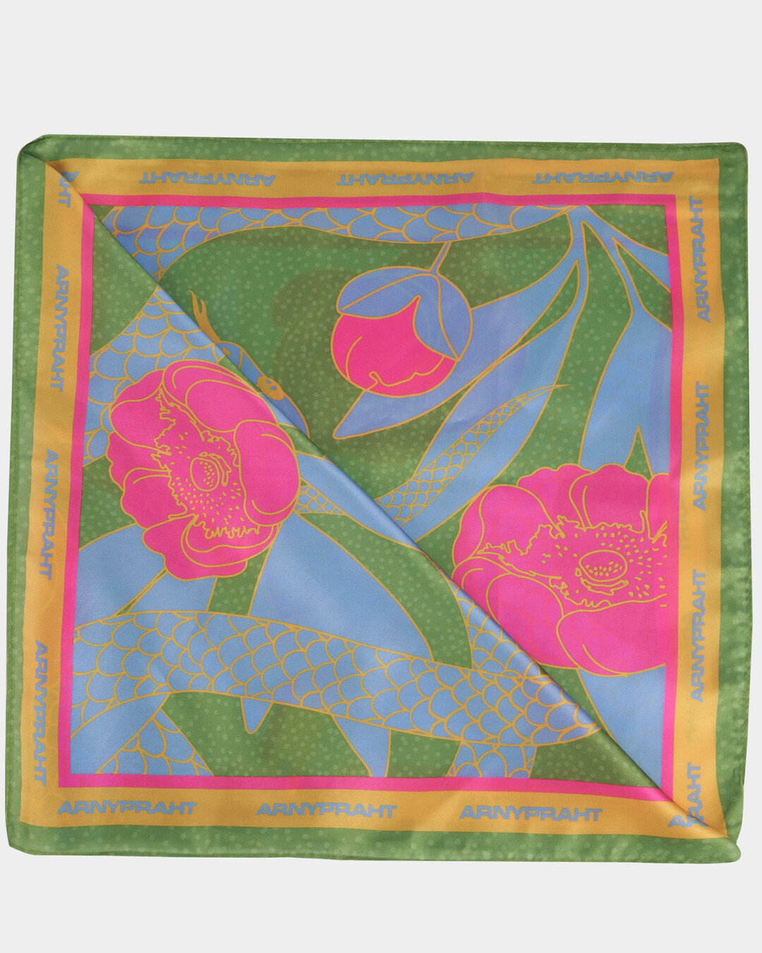 Капсула доступна на сайте бренда и в офлайн-магазинах в Екатеринбурге: LA GALERIE, Торговая галерея на Радищева, 25 Универмаг BOLSHOY, ул. Малышева