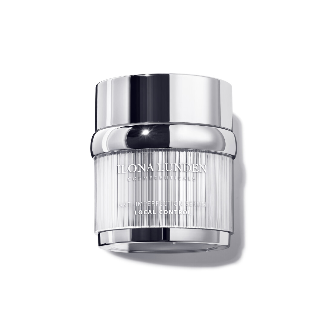 «Пептидный липосомный комплекс против несовершенств». Это крем-сыворотка при дисциплинированном использовании очищает кожу от пигментации, постакне