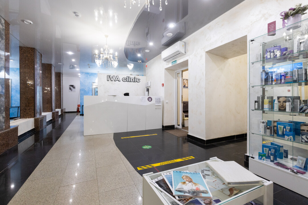 Пациенты могут получить бесплатную консультацию по процедурам и подбору домашнего ухода у любого косметолога лично, а также онлайн и по телефону