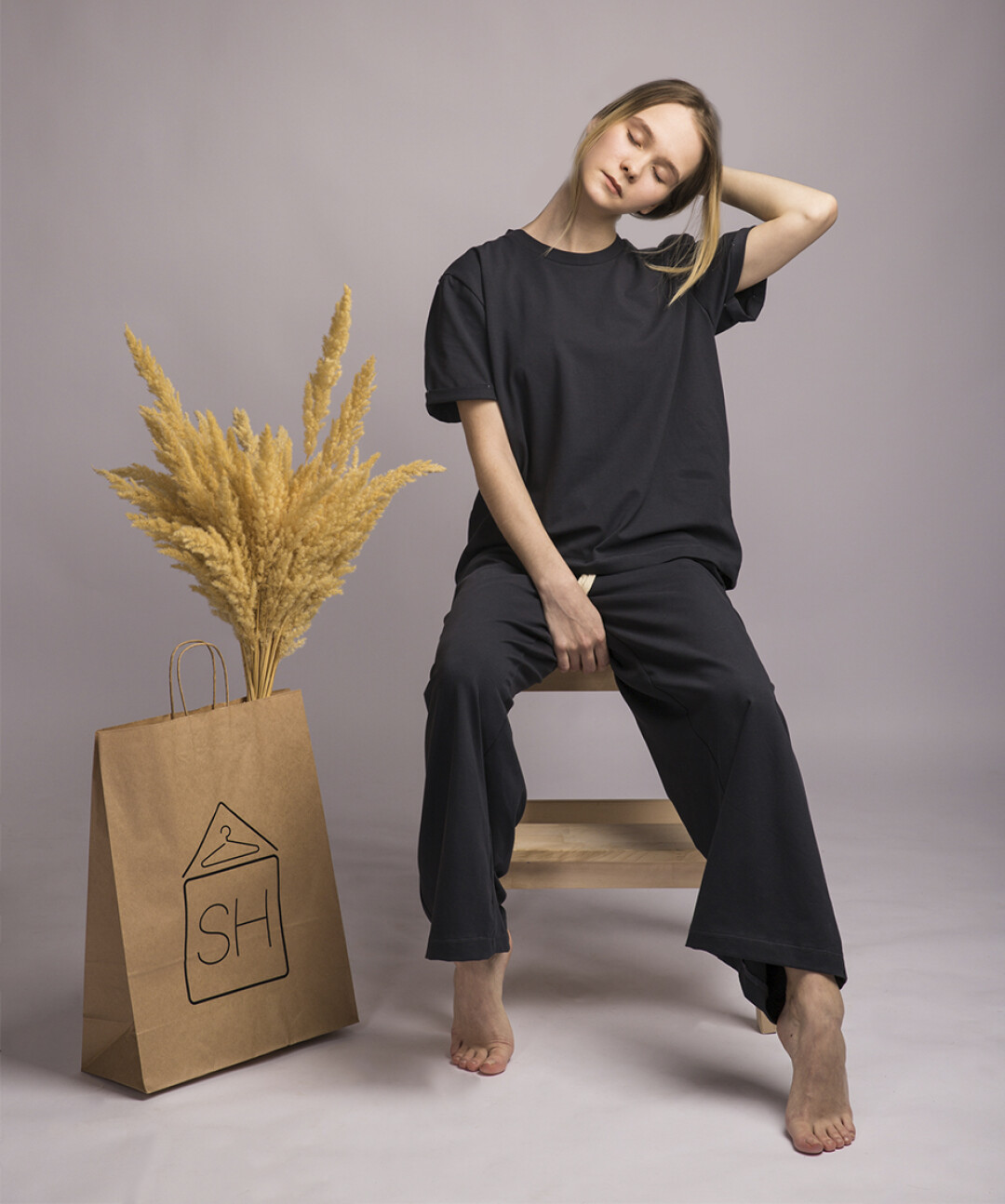 Футболка + штаны: 4950 рублей