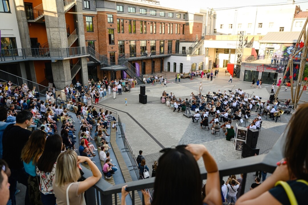 Фото 1 ИЮНЯ АРТ КВАДРАТ УФА