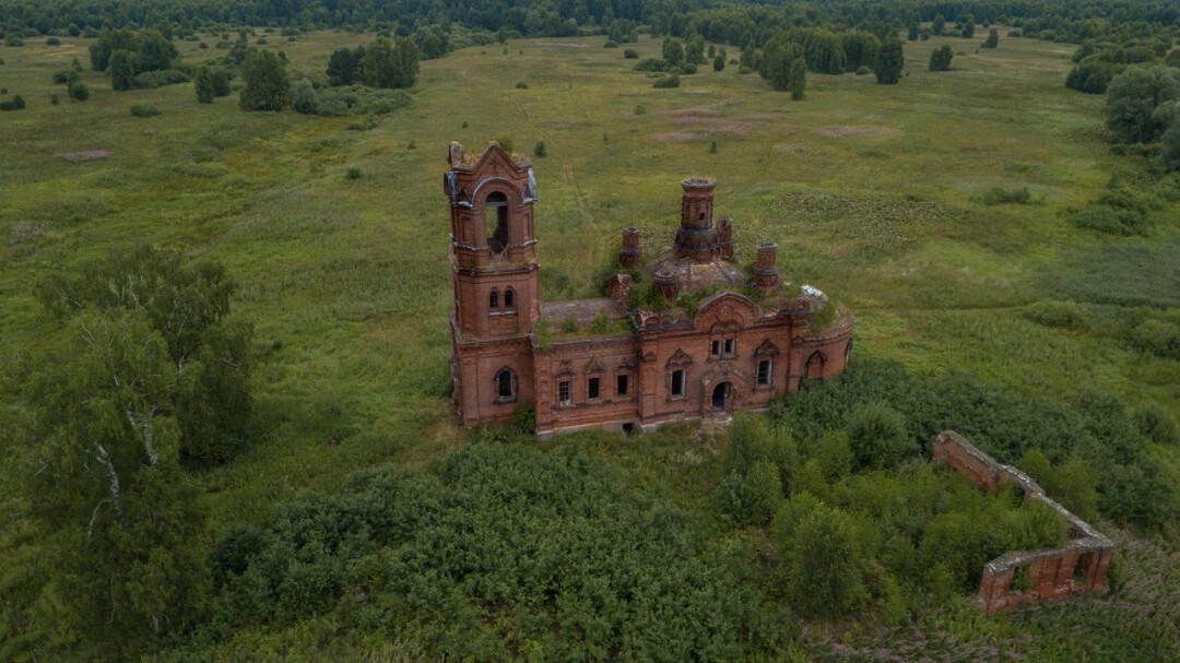 Заброшенная старообрядческая церковь Рождества Христова. Урочище Семеновка, Муромский район, Владимирская область