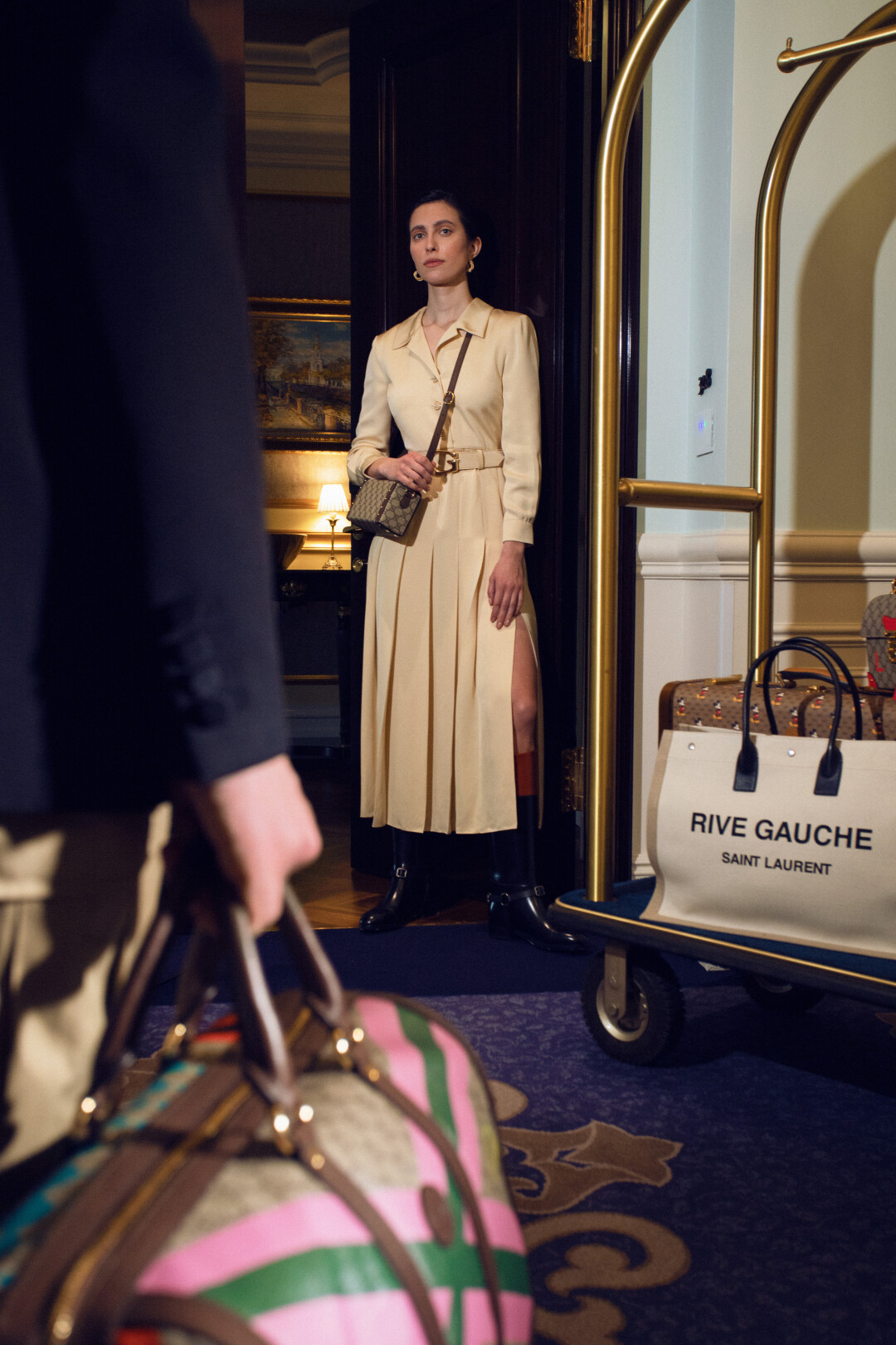 Платье, сумка, сапоги Gucci