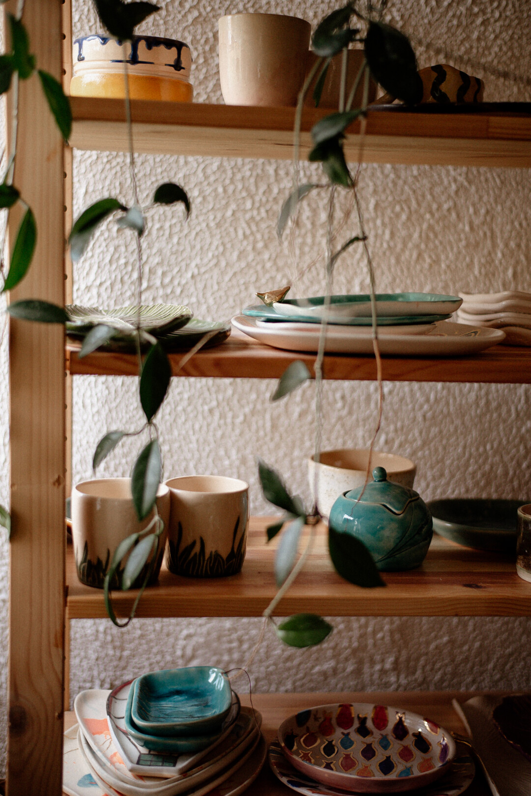 Каждый создаст свое уникальное изделие, задекорирует его и распишет