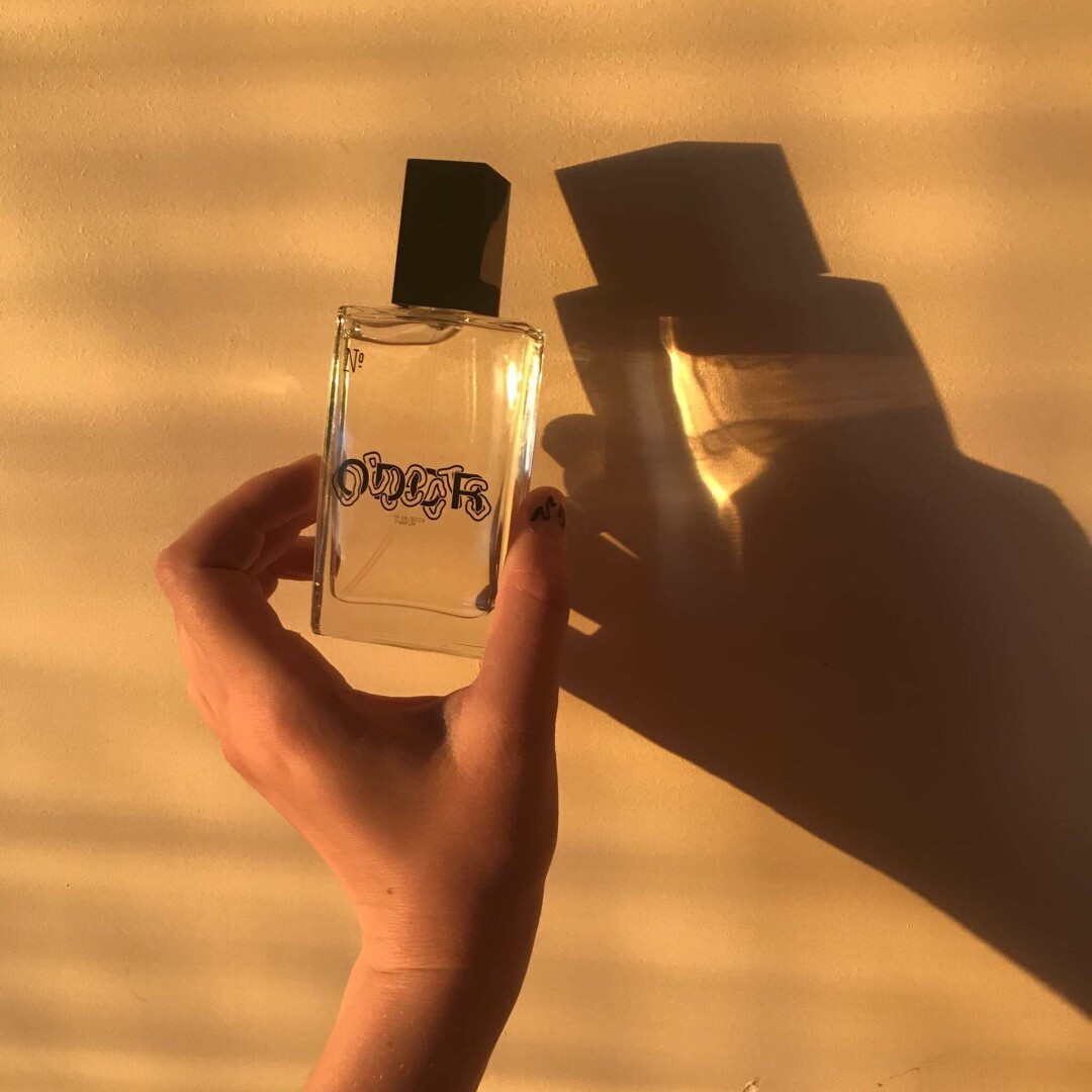 Бестселлер бренда Odor Objects № 3 тоже мог бы стать «прекрасным уродцем», но что-то пошло не так и он оказался просто прекрасным. Ладан, который