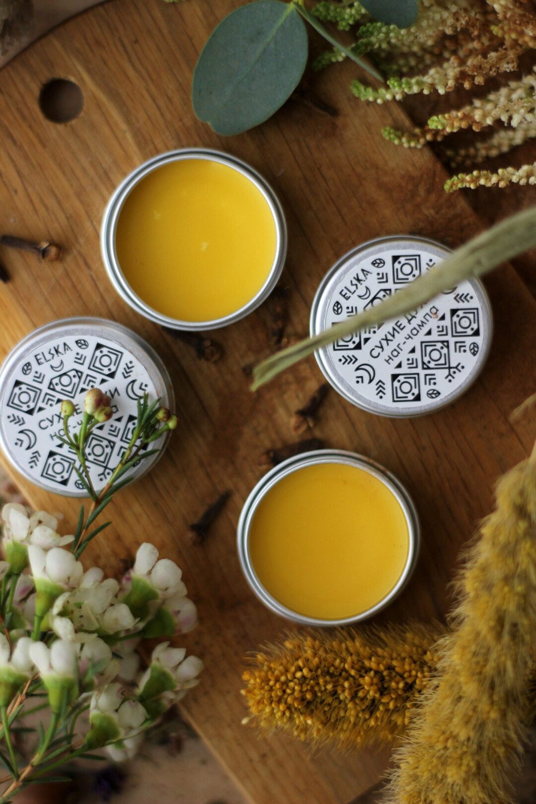 «Наг-чампа» — это узнаваемый аромат классических благовоний. И еще один способ перенестись в пространстве: на этот раз вы в Индии, и по соседству