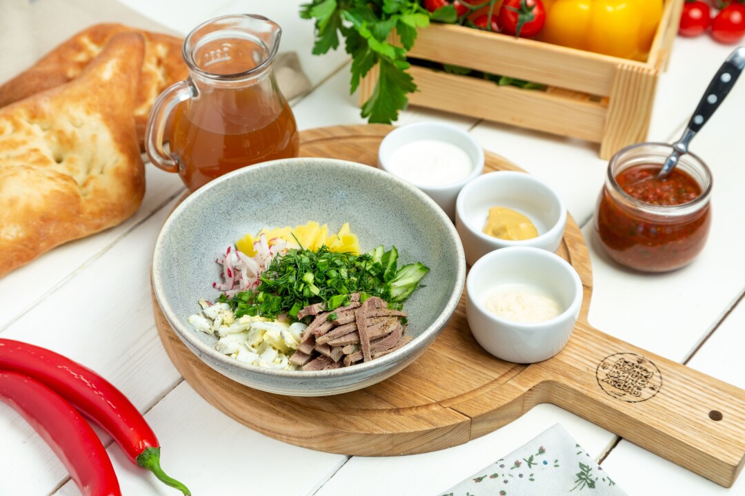 Окрошка на кассе с говяжьим языком, 325 рублей