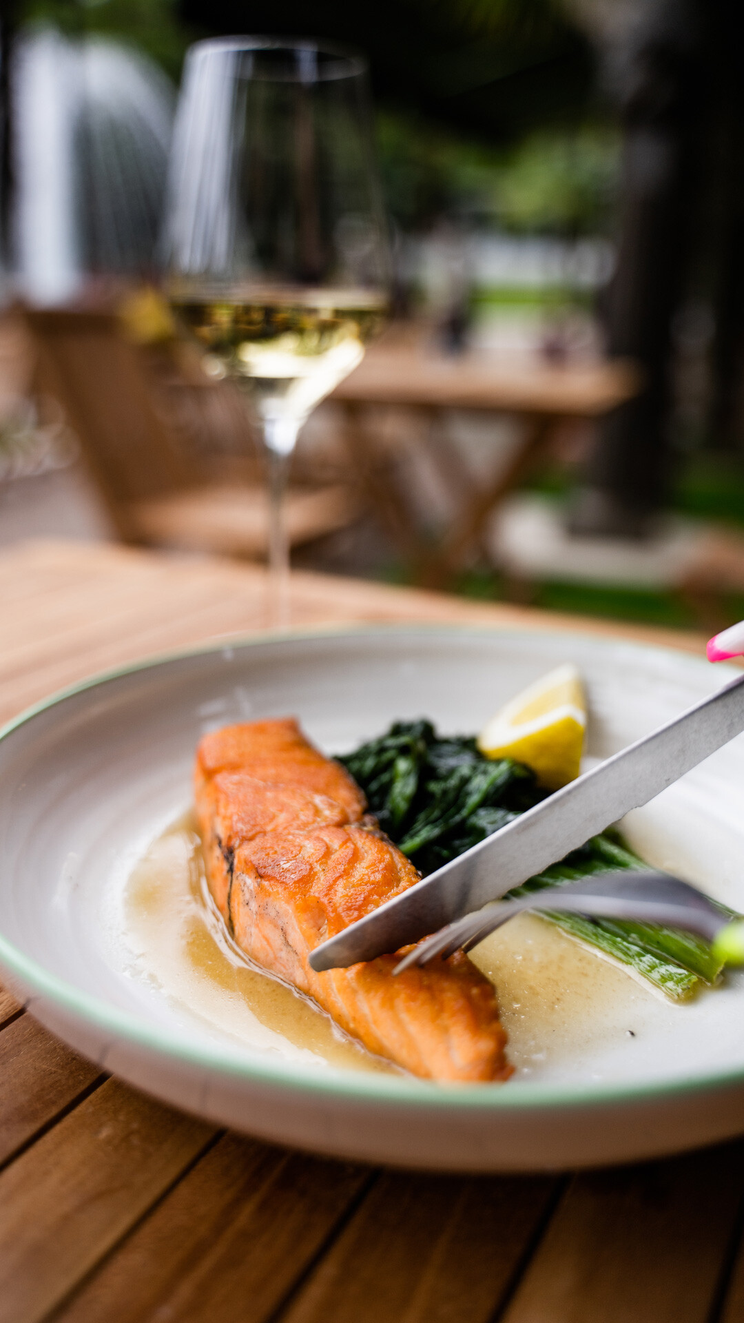 Лосось со шпинатом