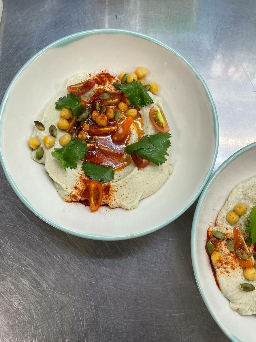 Бабагануш с томатами и зеленью