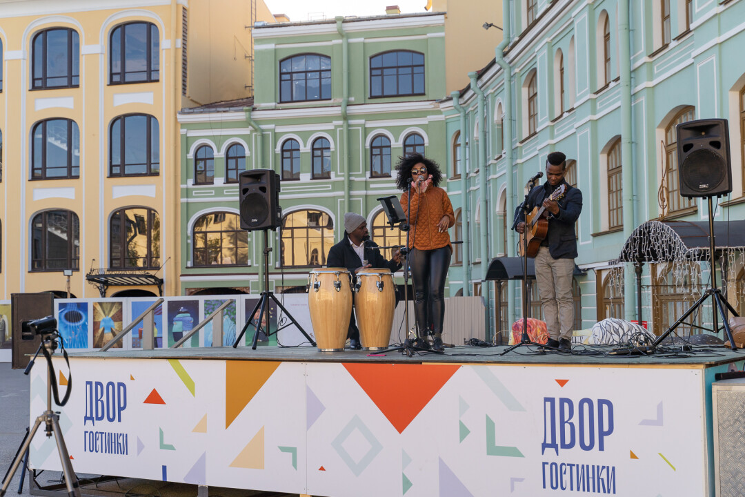 Двор гостинки санкт петербург фото Двор гостинки санкт петербург фото