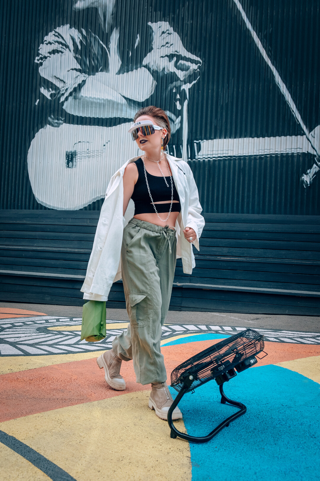 Александра Онопко Дизайнер украшений , Собственница ювелирной мастерской (950) 070-64-63 t.me/amadina_glass vk.com/amadina_glass Солнцезащитные очки