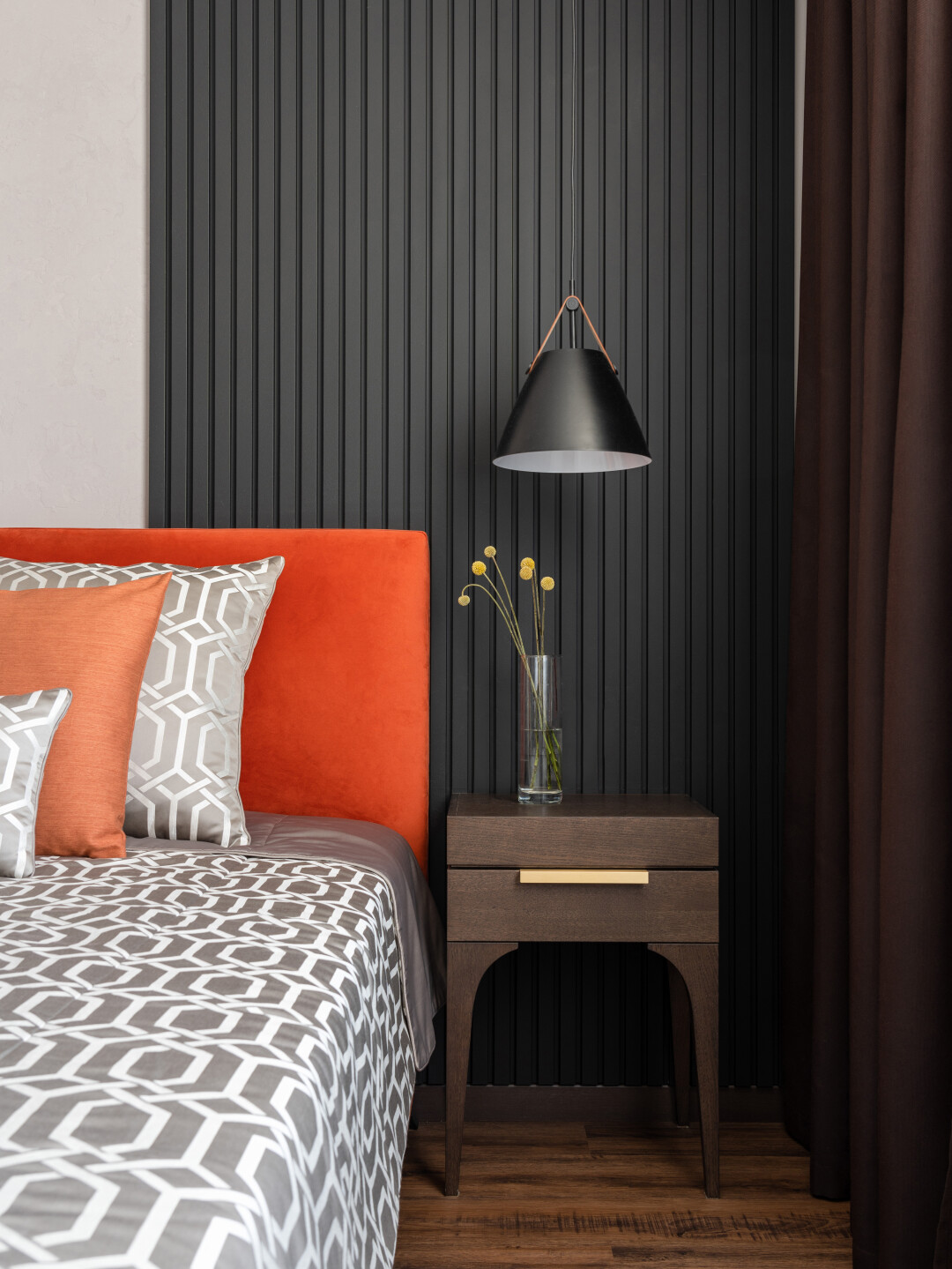 Кровать «Роли Плейн», тумба Bridge