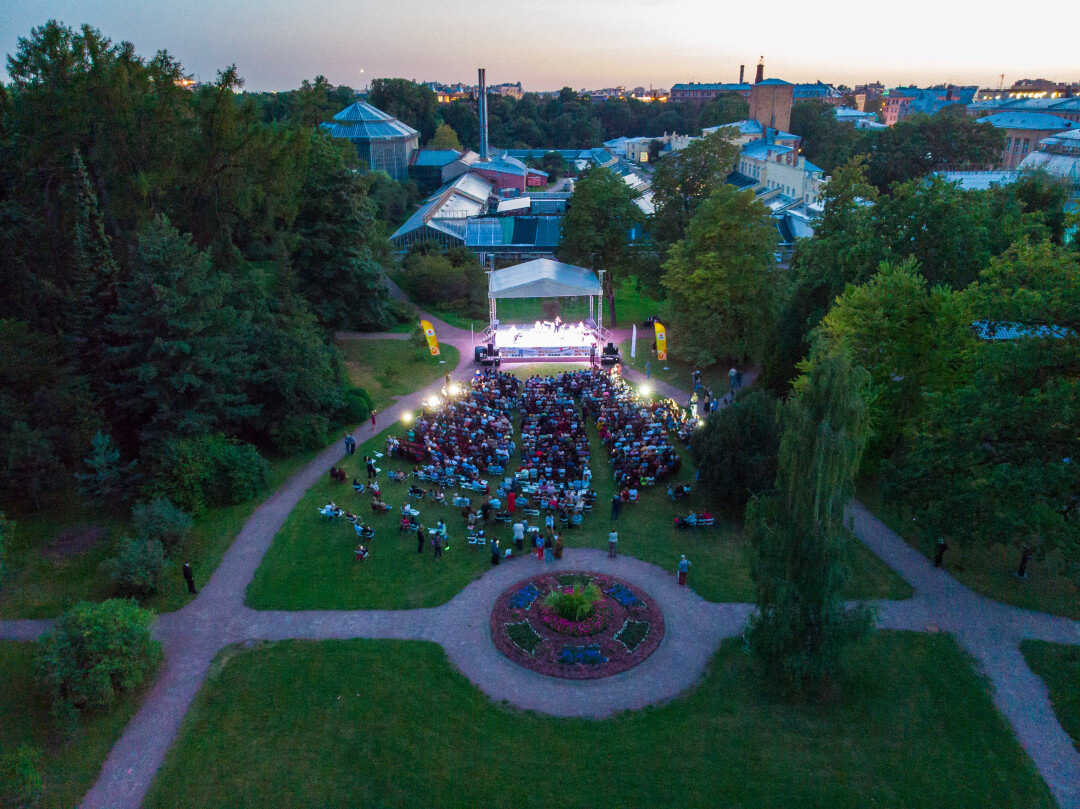 В Ботаническом саду Петра Великого пройдет Summer Music Park — опен-эйр с  классикой, джазом, фламенко и рок-хитами | Sobaka.ru