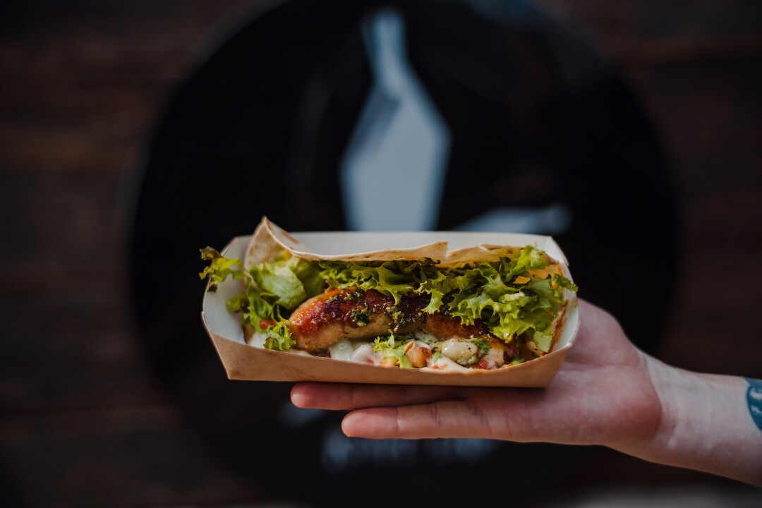 Колбаска чоризо с домашним песто