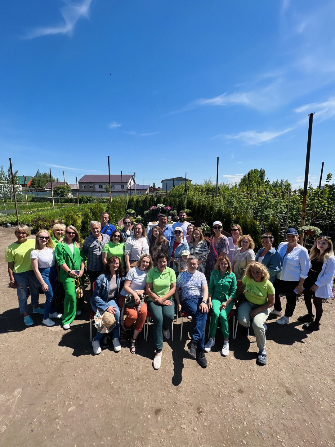 Ландшафтные дизайнеры и команда садового центра «Версаль»