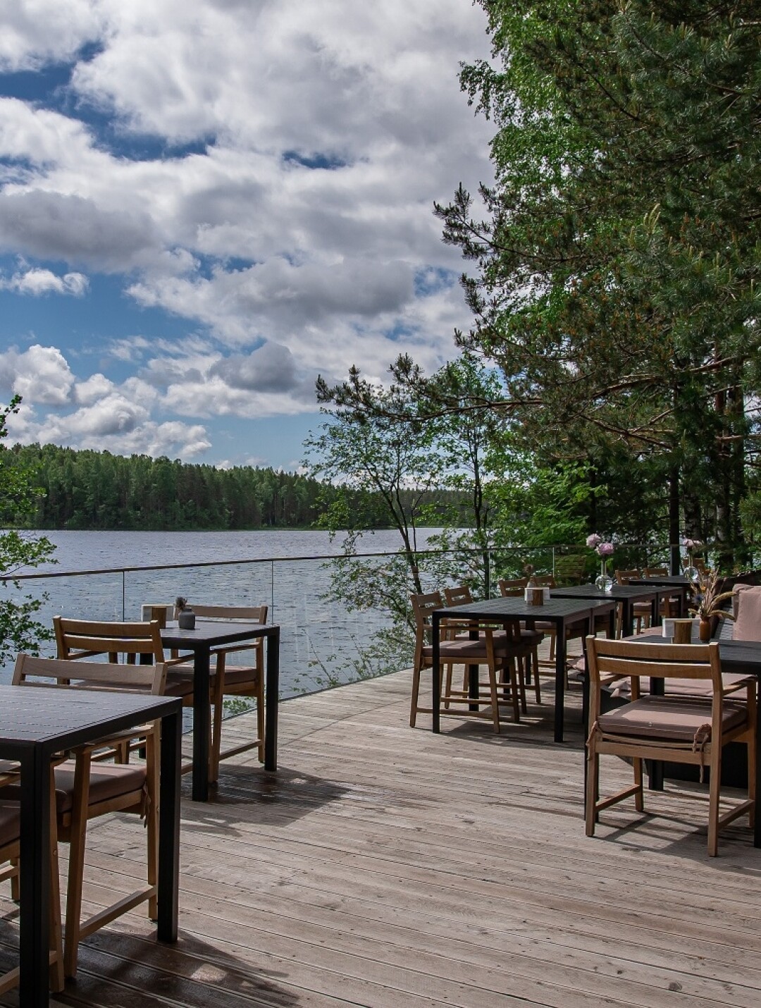 Терраса ресторана HVOY