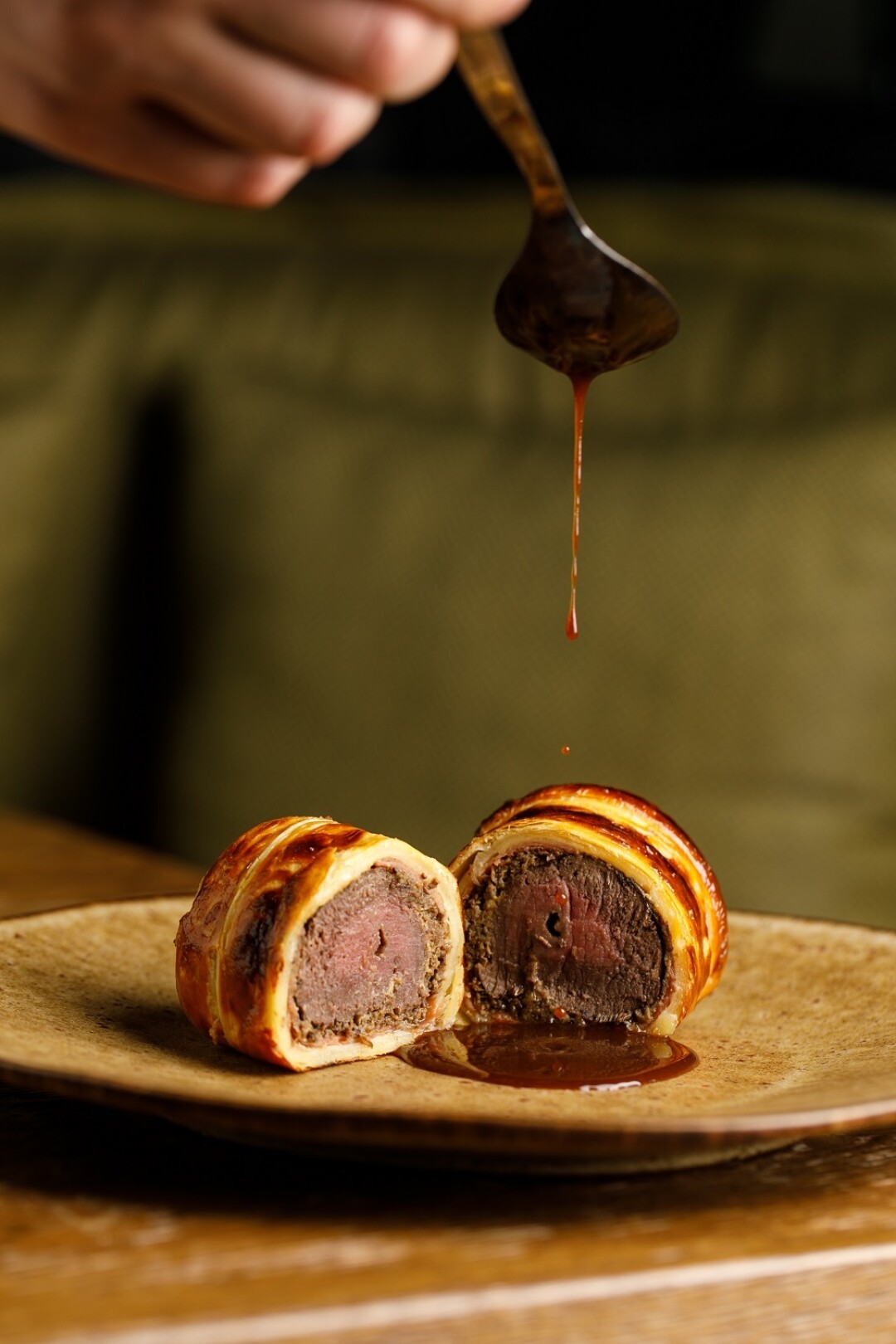 Филе оленя веллингтон в HVOY