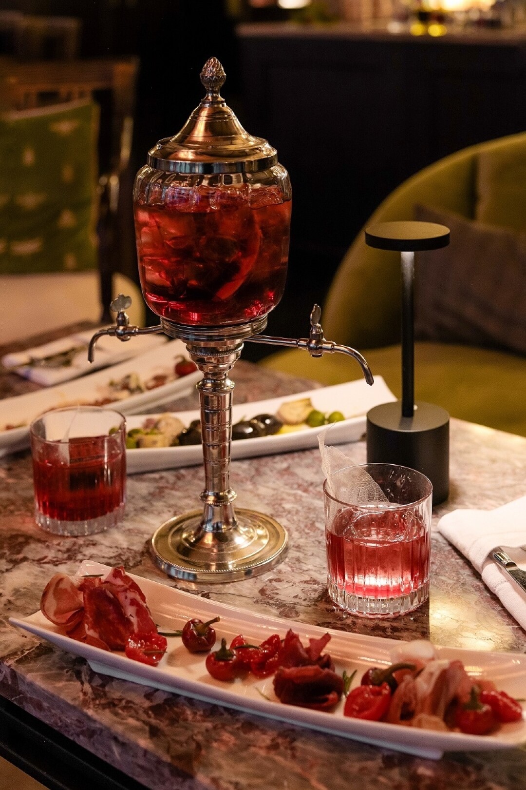 Negroni to share в ROOTS