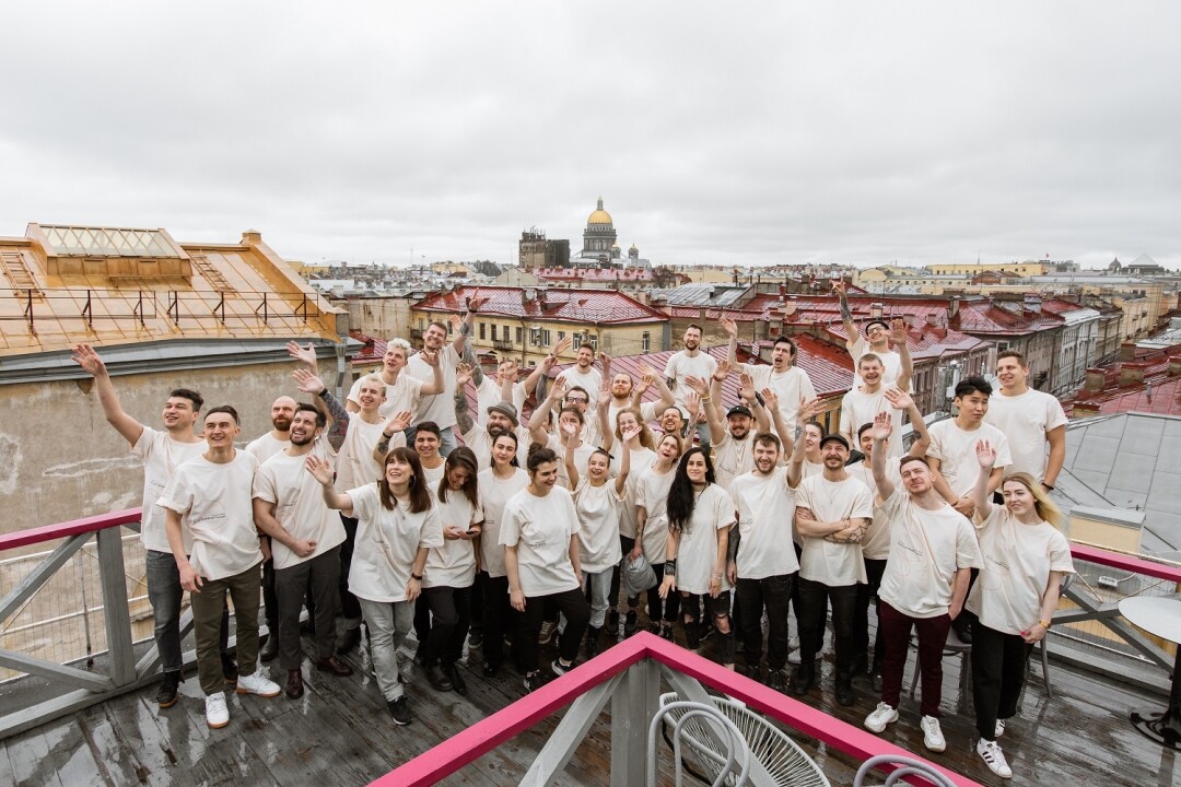 Команда-топчик: дрон-селфи петербургских барменов-участников Saint Petersburg Cocktail Week 2021 года